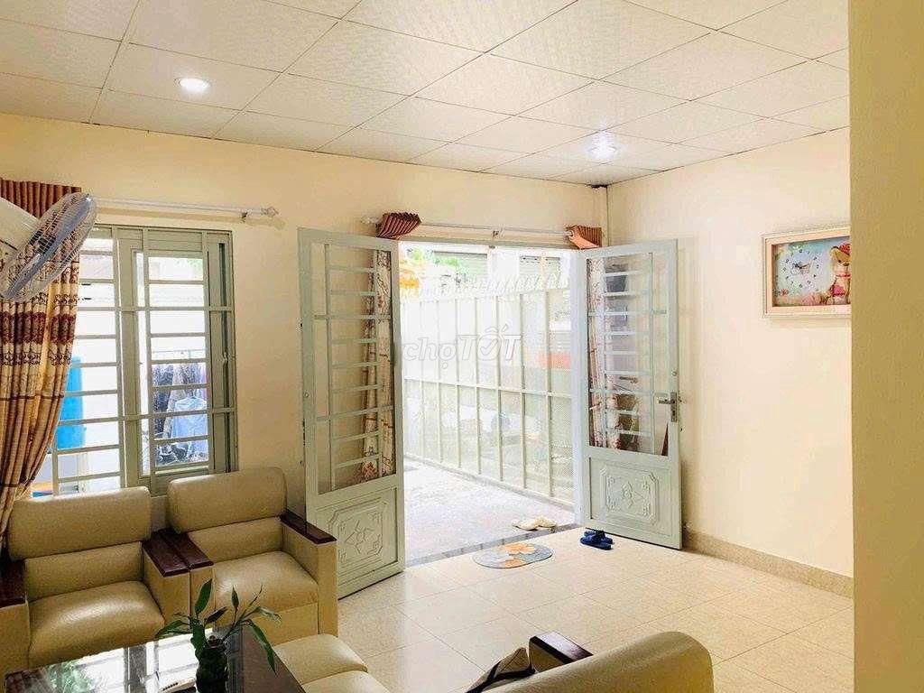 Nhà cấp 4 DT 5X20m HXH ĐS LÂM VĂN BỀN, Tân Thuận Tây, Q7