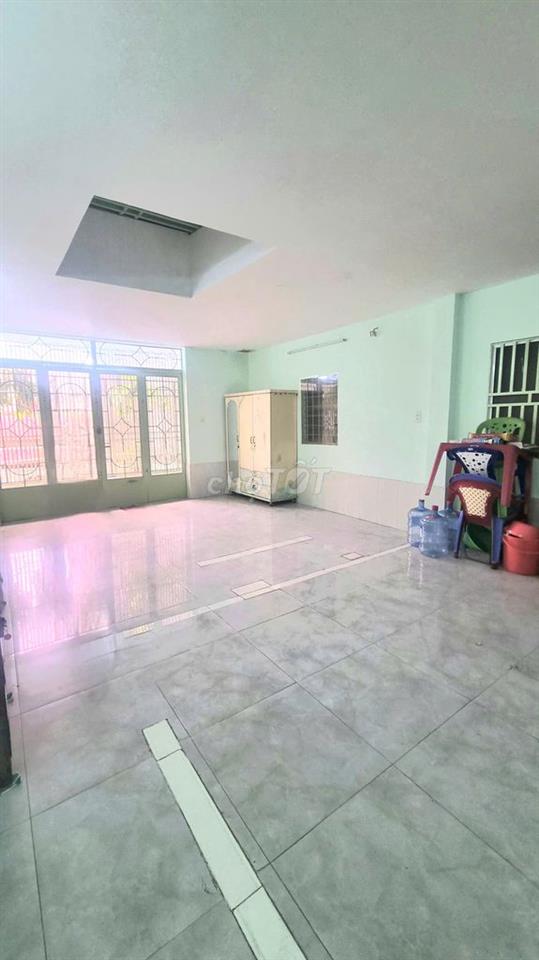Nhà 5x11 hẻm 380 Lê Văn Lương sát bên Lotte Mart hẻm cụt an ninh.
