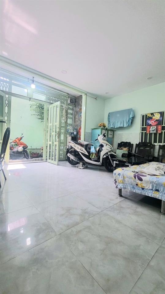 Nhà 5x11 hẻm 380 Lê Văn Lương sát bên Lotte Mart hẻm cụt an ninh.