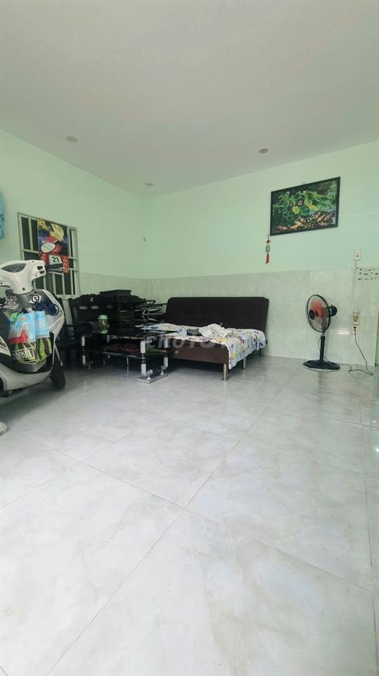 Nhà 5x11 hẻm 380 Lê Văn Lương sát bên Lotte Mart hẻm cụt an ninh.
