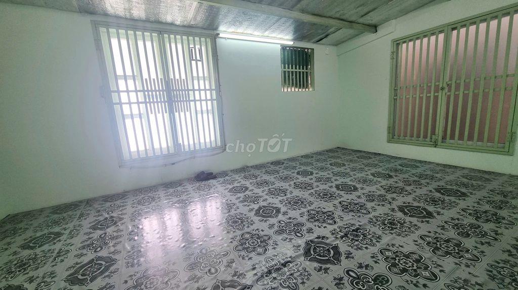 Nhà 5x11 hẻm 380 Lê Văn Lương sát bên Lotte Mart hẻm cụt an ninh.