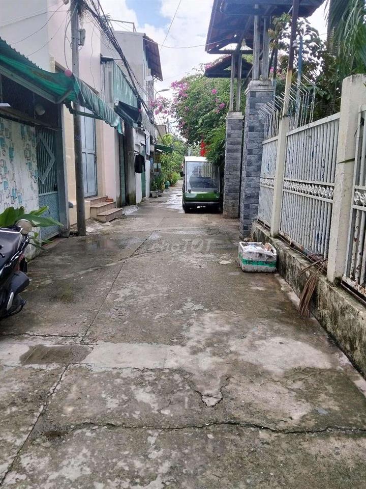 BÁN NHÀ CẤP 4, HXH , DT RỘNG , VỊ TRÍ ĐẸP THÔNG THOÁNG