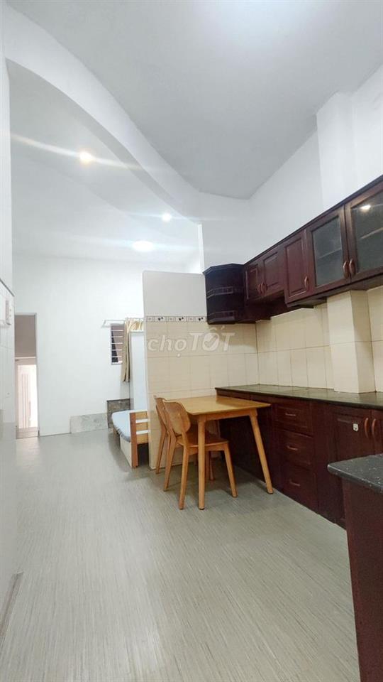 Cho thuê phòng trọ 32m2 đường Phú Thuận, Quận 7, giá 5tr4