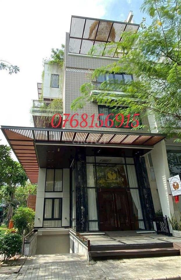 Bán Nhà Mặt Tiền Phú Mỹ Hưng. 4Floors, Basement, Rooftopterrace