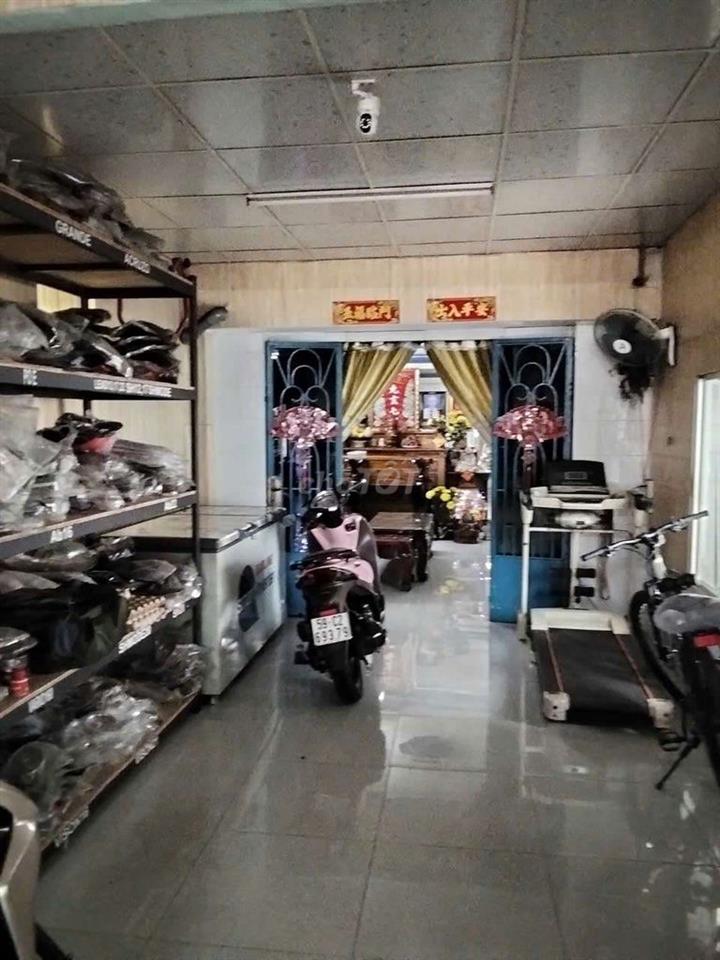 🏡 NHÀ CẤP 4 VỊ TRÍ VÀNG – NGAY NGÃ TƯ LÊ VĂN LƯƠNG & NG. THỊ THẬP Q.7