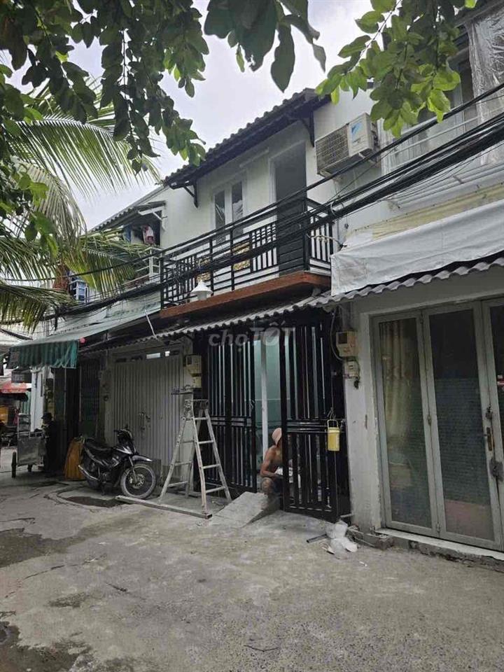 mình chính chủ cần bán căn nhà hẻm 994 huỳnh Tấn Phát