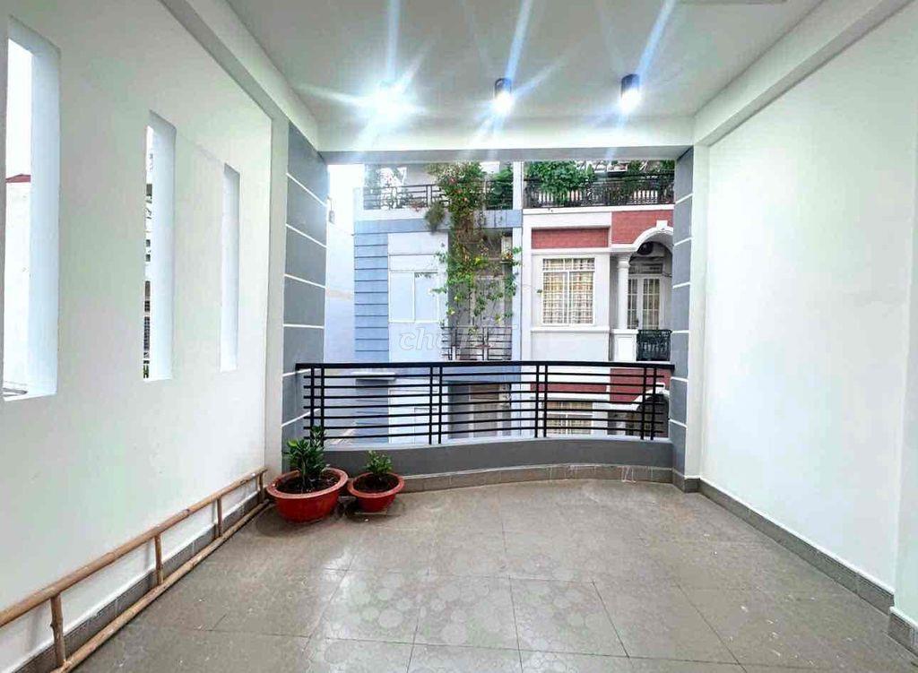 nhà 3 tầng hẽm ôtô 7chổ thông thoáng