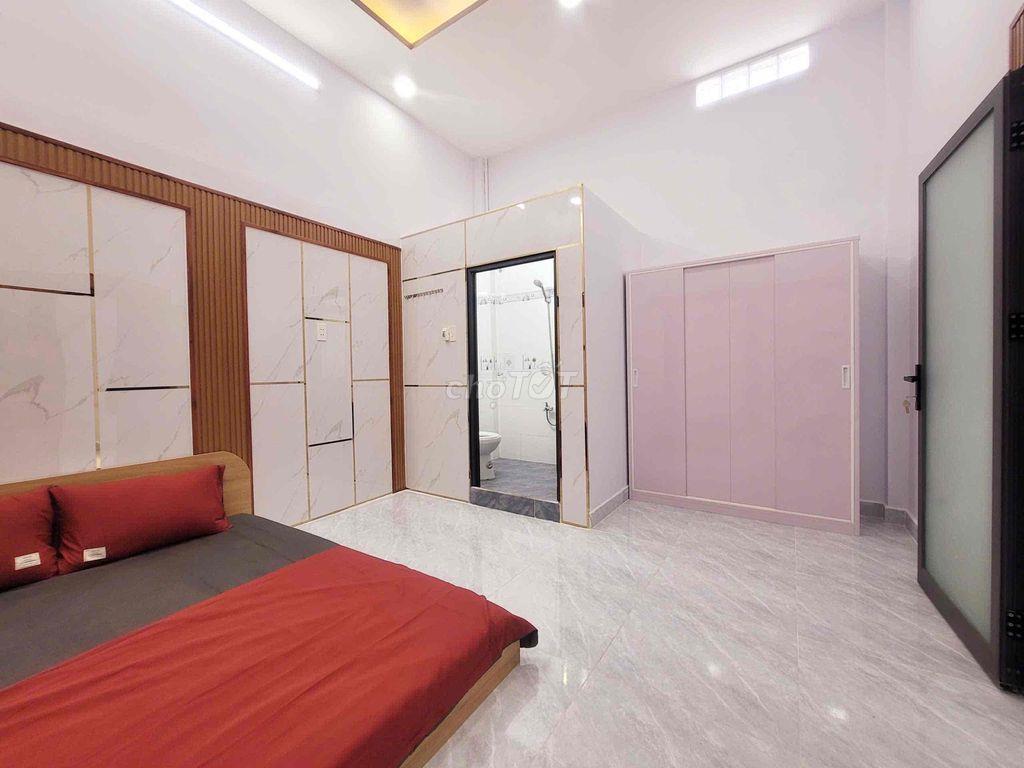 nhà nguyên căn hẽm 1428.nhà mới sạch sẽ