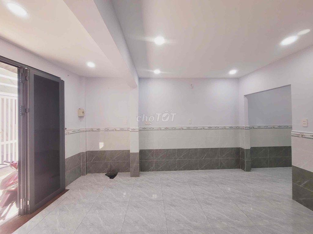 nhà nguyên căn hẽm 1428.nhà mới sạch sẽ