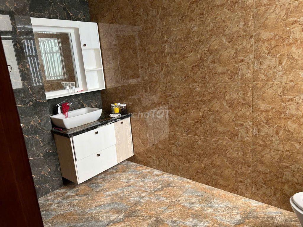 CHO THUÊ NHÀ PHỐ CÓ THANG MÁY- 35 TRIỆU/THÁNG - KDC NAM LONG PHÚ THUẬN