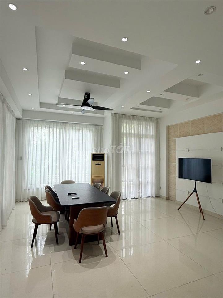 Biệt thự Sadeco diện tích 300m2 cực rộng  –giá thuê chỉ 40 triệu/tháng