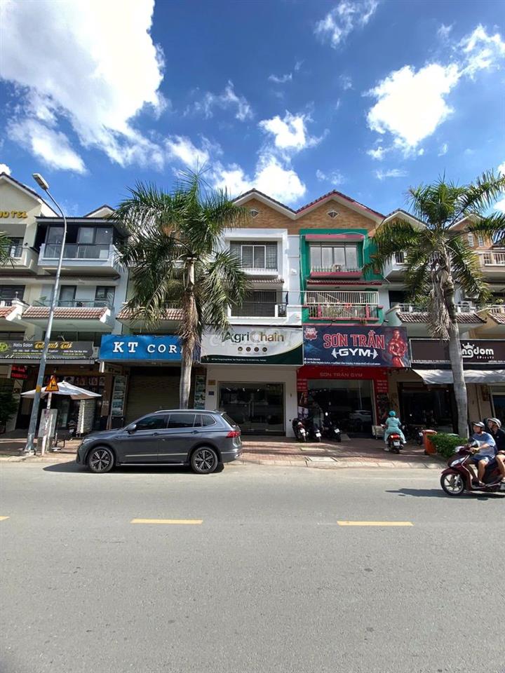 CHO THUÊ NHÀ PHỐ ĐỐI DIỆN VINCOM– ĐƯỜNG TRẦN TRỌNG CUNG 30M - 45 TRIỆU