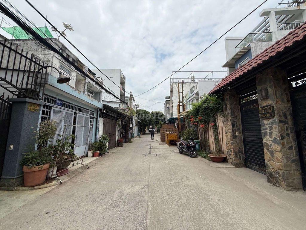 Bán đất tặng nhà