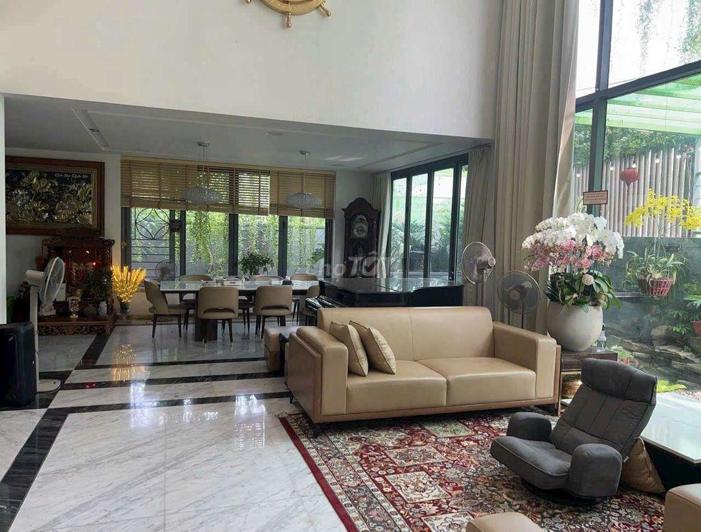 Kẹt tiền cần bán gấp Biệt thự tâm huyết