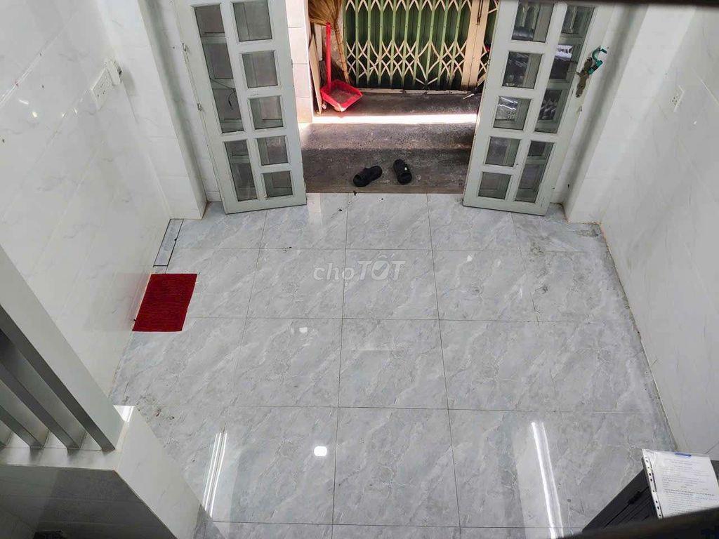 bán nhà nguyên căn có sổ hồng giá rẻ 1 trệt 2 lầu