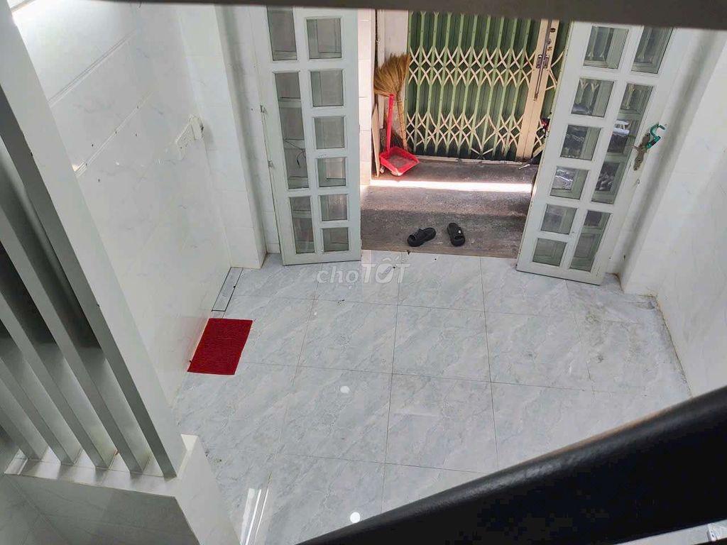 bán nhà nguyên căn có sổ hồng giá rẻ 1 trệt 2 lầu