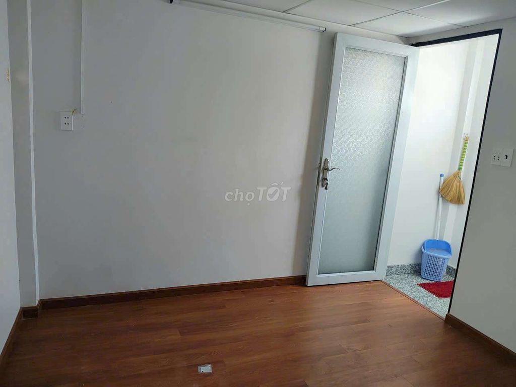 bán nhà nguyên căn có sổ hồng giá rẻ 1 trệt 2 lầu