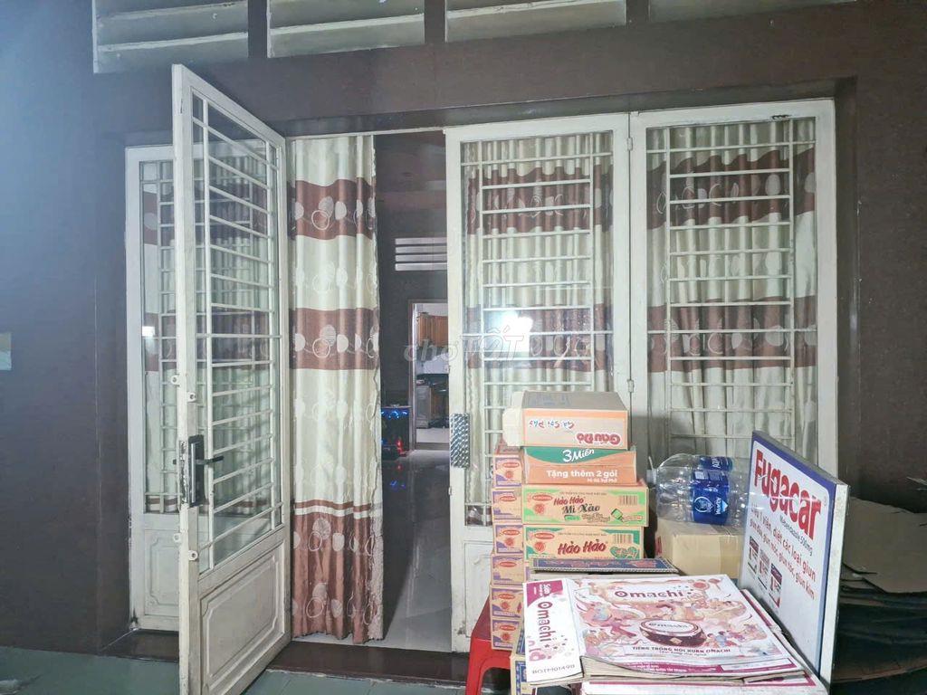 Cần Bán cực gấp Mặt phố Vip Bùi Văn Ba, Quận 7-180m2, mt 10m