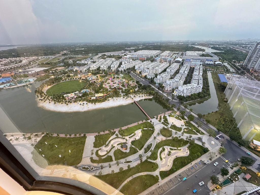 Hiếm !Bán gấp căn hộ CC 3PN, 2WC, 110m2 tại The Opus One , 9,3 tỷ