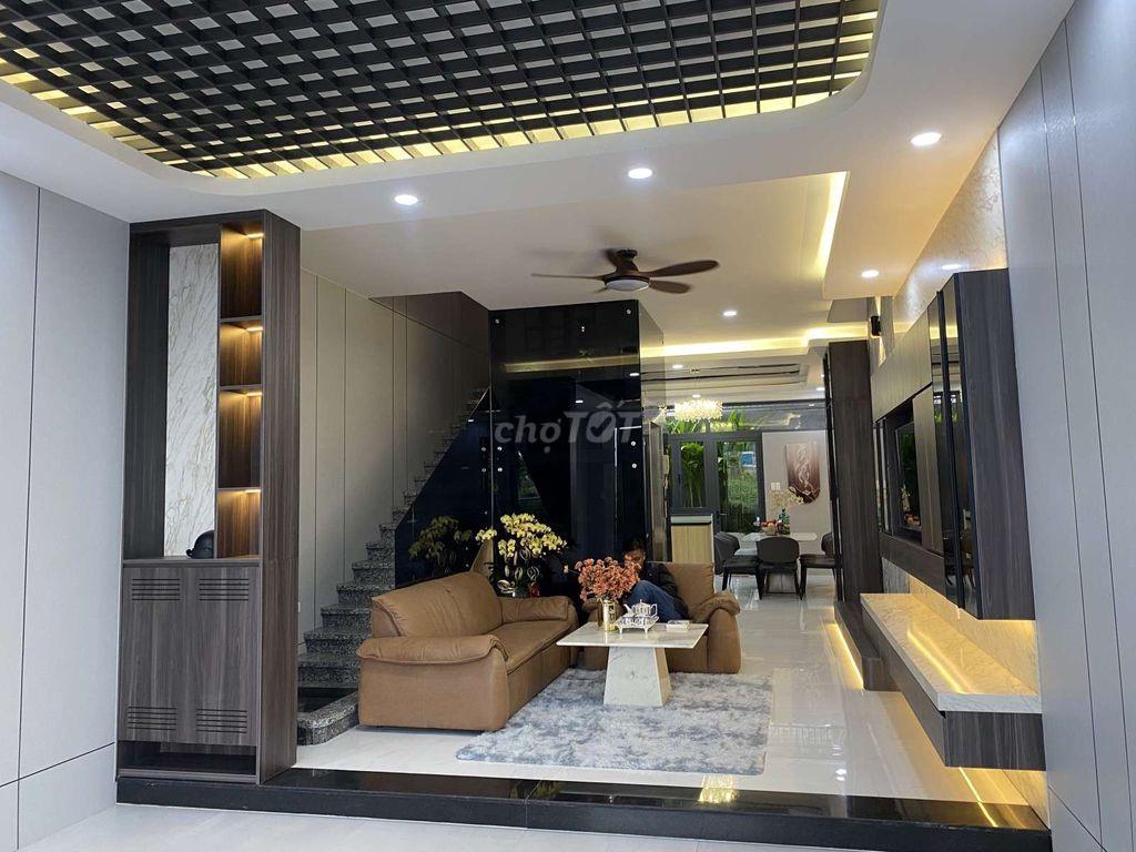 Bán Nhà Đẹp 4 Tầng Full Nội Thất, 90m², Thang Máy, Chỉ 16 Tỷ 5, Quận 7
