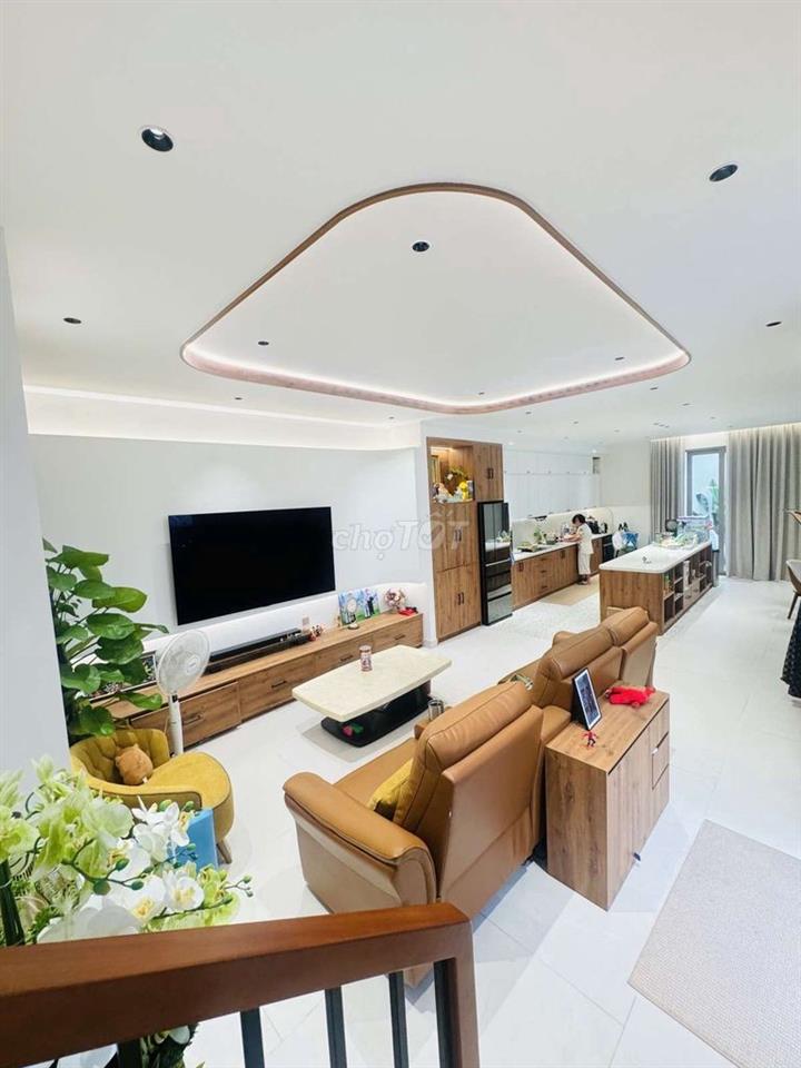 Biệt Thự Đẹp 3 Tầng, Full Nội Thất, 160m2, 9x18, Chỉ 17 Tỷ, Quận 7
