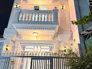 Bán Biệt Thự Mini 4 Tầng, 200m² Sàn, Đường 14m, Chỉ 8 Tỷ 5, Quận 7
