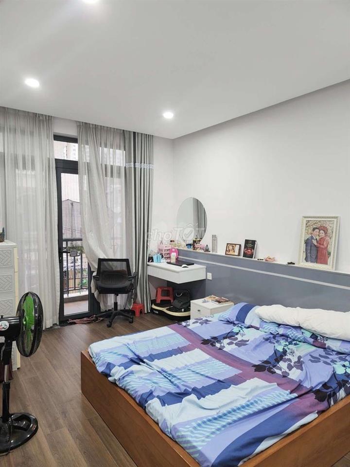 Bán Nhà Đẹp 5 Tầng, 120m2, Hẻm 8m Khu Kiều Đàm, Chỉ 22 Tỷ, Quận 7 
