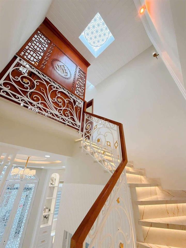 Nhà mới trệt lầu 4p ngủ phun nội thất gần khu chế xuất Tân Thuận 