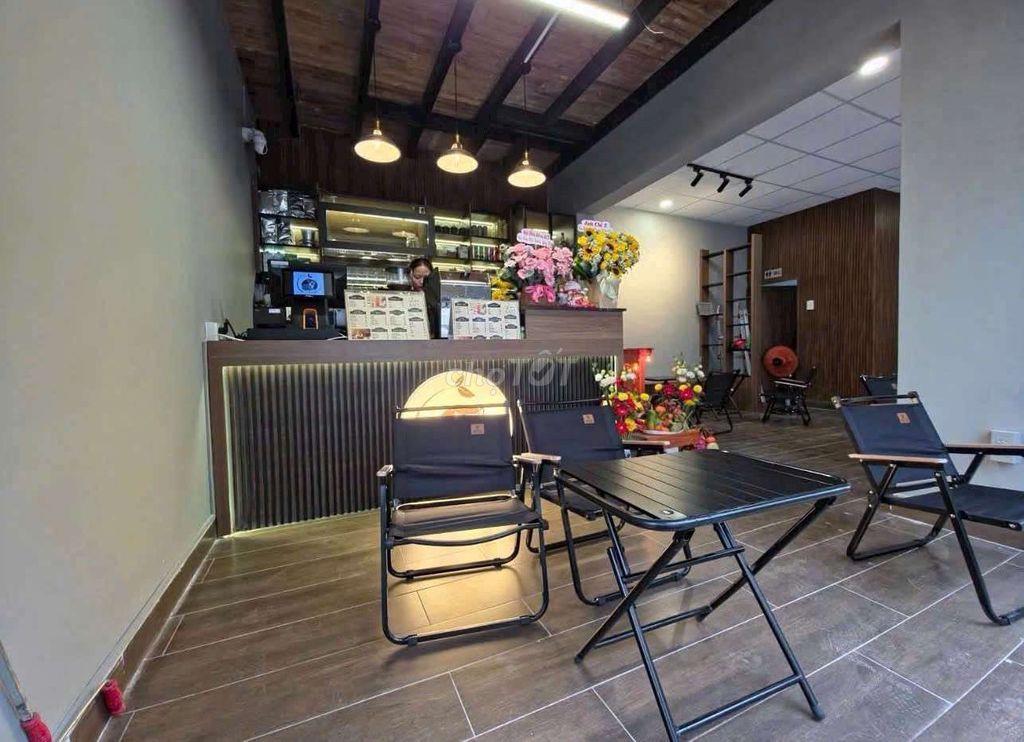 sang quán cafe đang kinh doanh ổn định ngay cư xá ngân hàng
