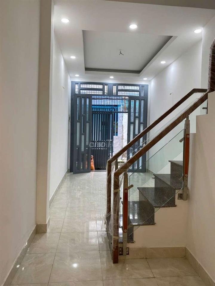 cho thuê nhà nguyên căn 2pn 2wc hẻm lâm văn bền giá 8,5 triệu