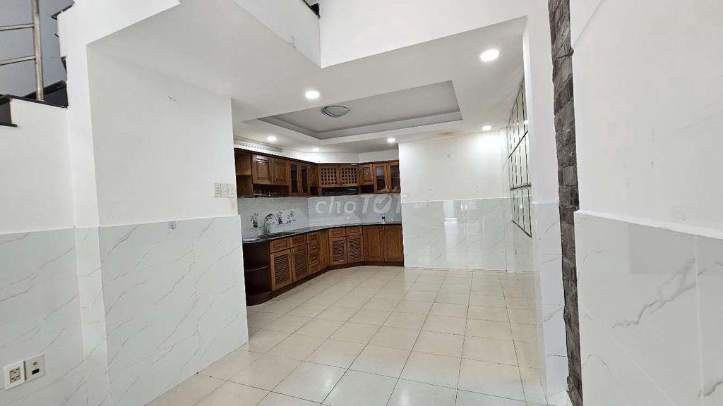 Cho thuê nhà 4 tầng trung tâm quận 7 có 4pn nhà đẹp giá 17 triệu