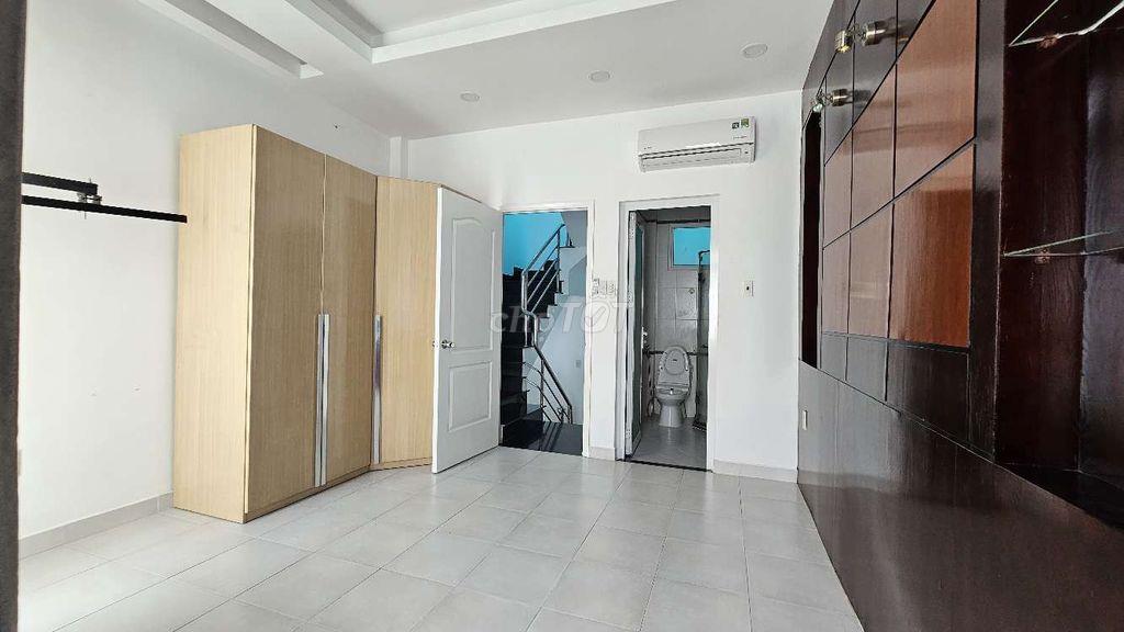 Cho thuê nhà 4 tầng trung tâm quận 7 có 4pn nhà đẹp giá 17 triệu