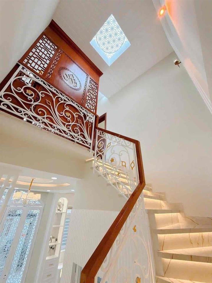 Bán Nhà Q7 Tân Thuận Tây 58m² - Ngang 9m Đẹp Hiếm, 4PN Full Nội Thất -