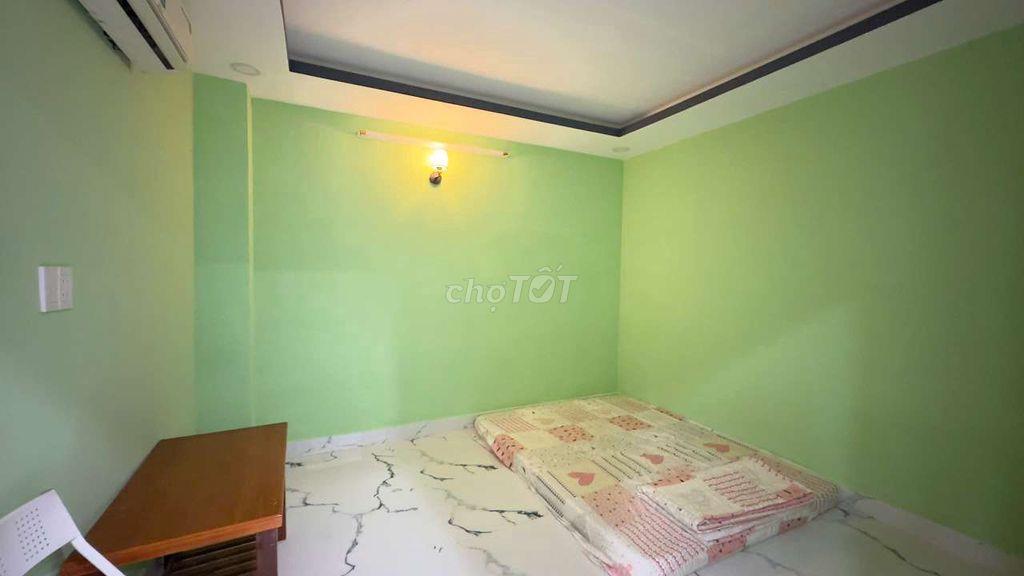 Bán nhà Quận 7 giá rẻ, đường lớn xe hơi tới nhà.. cách phú Mỹ Hưng 1km