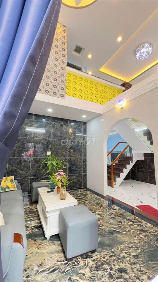 Bán nhà Quận 7 giá rẻ, đường lớn xe hơi tới nhà.. cách phú Mỹ Hưng 1km