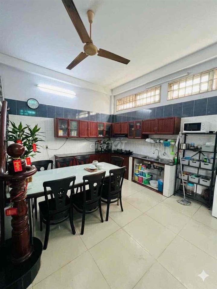 BIỆT THỰ -Q7-NGANG 8M-XH TRÁNH NHAU-HOÀN CÔNG ĐỦ