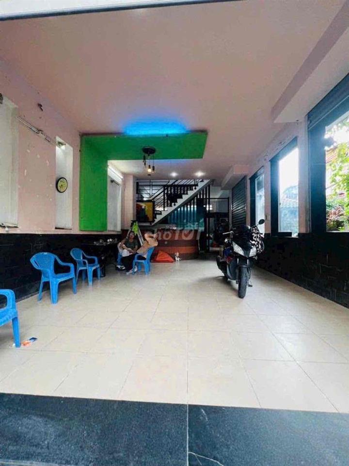 BIỆT THỰ -Q7-NGANG 8M-XH TRÁNH NHAU-HOÀN CÔNG ĐỦ