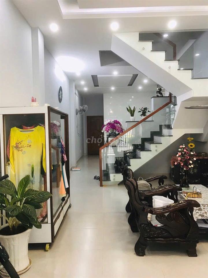 NHÀ PHỐ HIỆN ĐẠI, KHU CƯ XÁ NGÂN HÀNG, Q.7