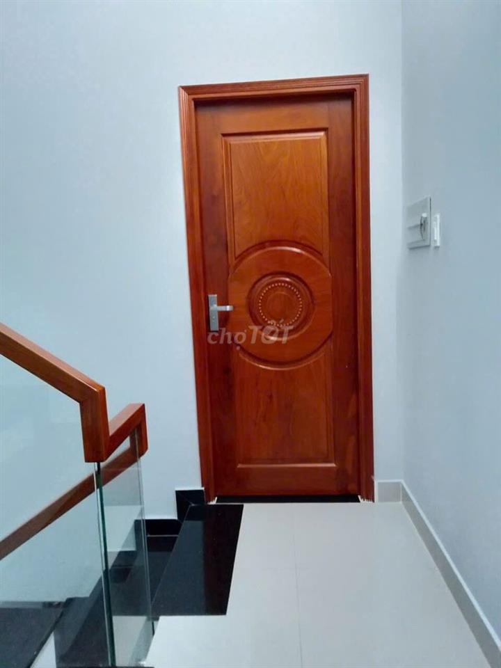 NHÀ PHỐ HIỆN ĐẠI, KHU CƯ XÁ NGÂN HÀNG, Q.7