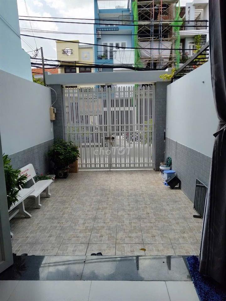 NHÀ PHỐ HIỆN ĐẠI, KHU CƯ XÁ NGÂN HÀNG, Q.7