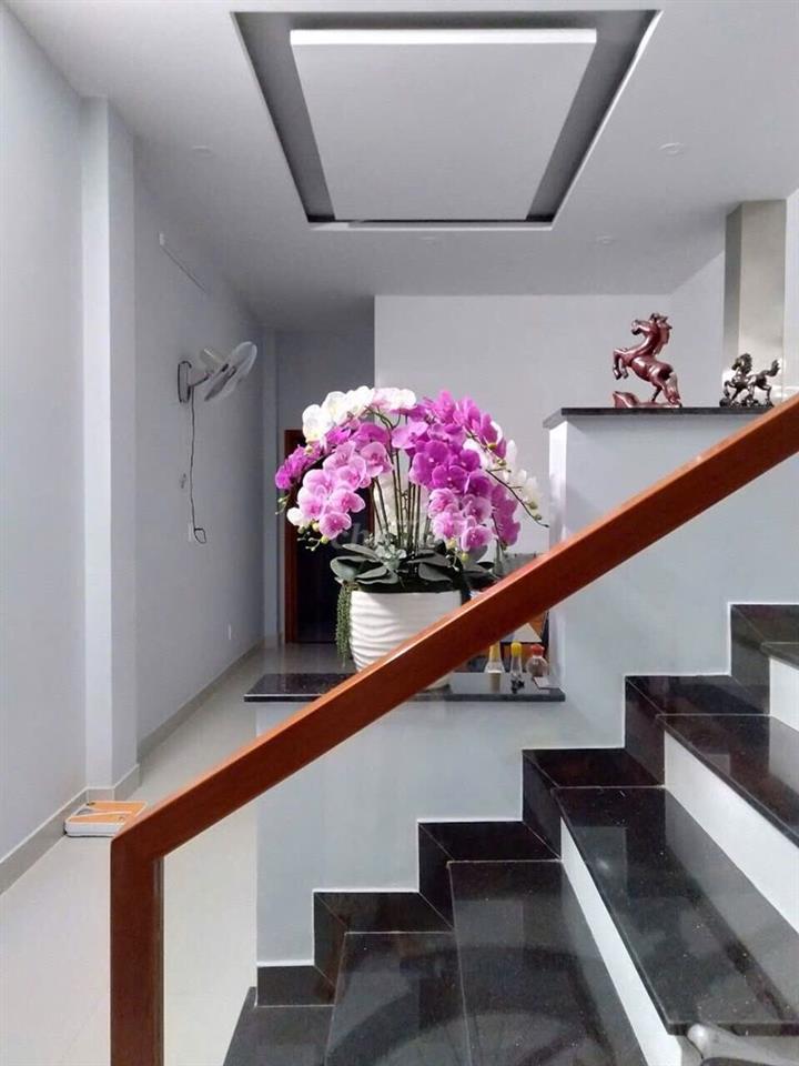 NHÀ PHỐ HIỆN ĐẠI, KHU CƯ XÁ NGÂN HÀNG, Q.7