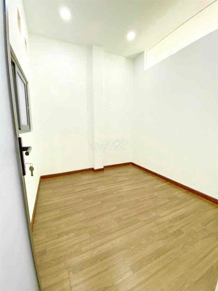 Nhà hẻm mới đẹp. Hẻm Lâm Văn Bền - Quận 7 cũ