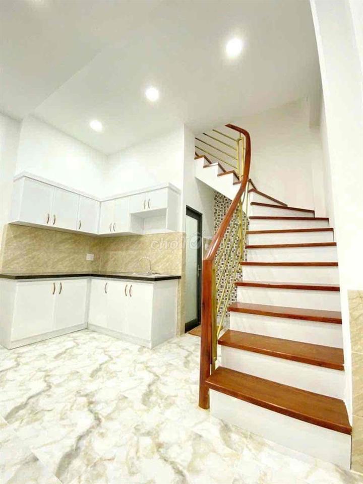 Nhà hẻm mới đẹp. Hẻm Lâm Văn Bền - Quận 7 cũ