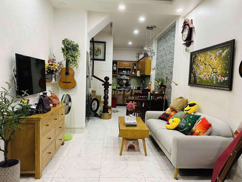 Nhà full nội thất tại hẻm 645 trần xuân soạn
