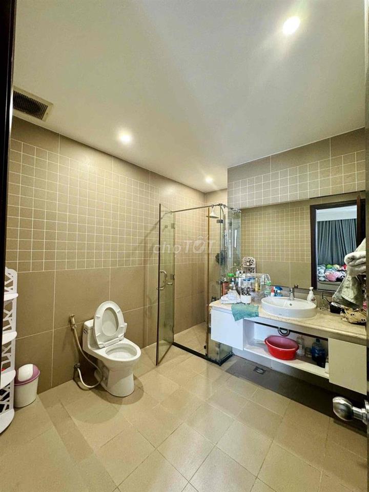 CHO THUÊ BIỆT THỰ HẦM 3 TẦNG 5PN FULL NỘI THẤT