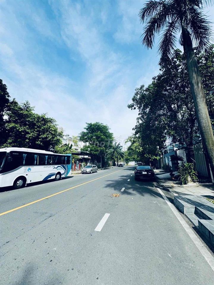 CHO THUÊ BIỆT THỰ HẦM 3 TẦNG 5PN FULL NỘI THẤT