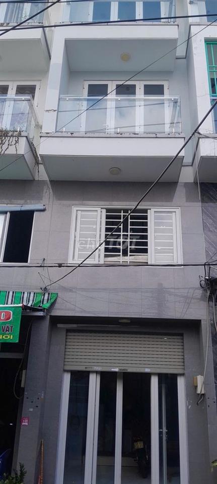 Cho thuê nhà 4PN, 3WC, sân thượng, hẻm 6,5m Bùi Văn Ba