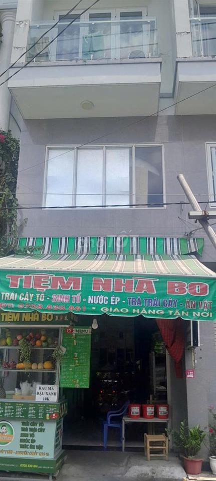 Cho thuê nhà 4PN, 3WC, sân thượng, hẻm 6,5m Bùi Văn Ba