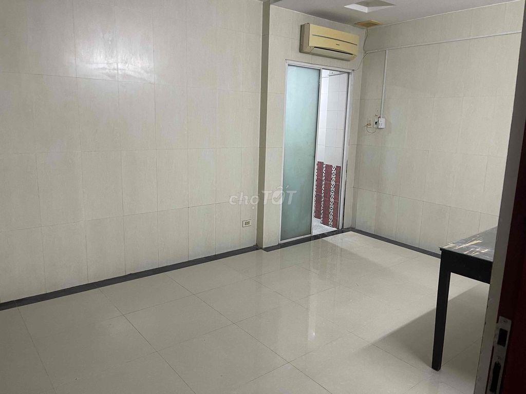 cho thuê nhà 1trệt 2 lầu  3 pngủ , 3 vệ sinh 1 phòng bếp , 1 phòng kh