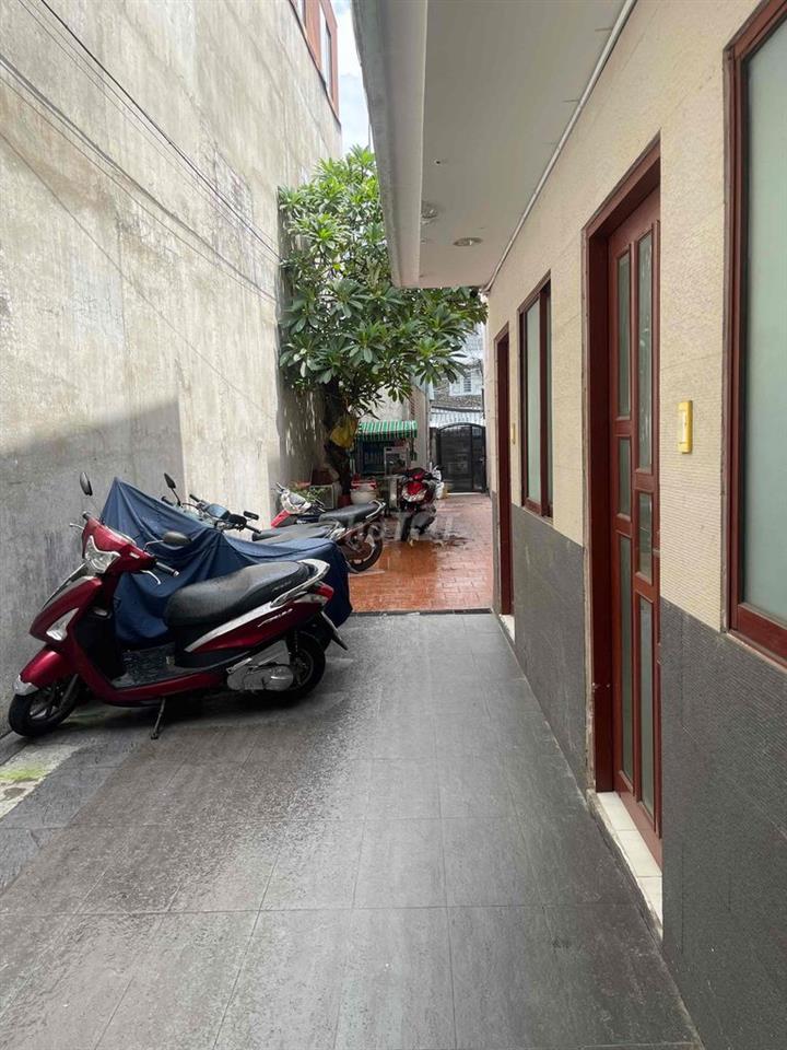 cho thuê nhà 1trệt 2 lầu  3 pngủ , 3 vệ sinh 1 phòng bếp , 1 phòng kh